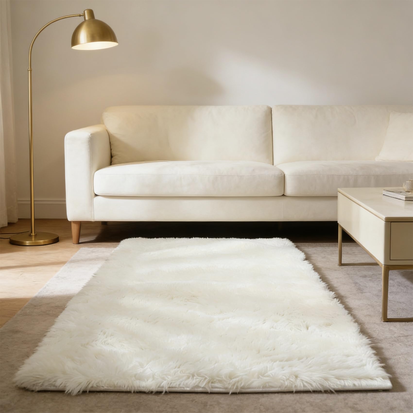 Tapis de salon moelleux blanc pour une chambre ou un bureau cosy