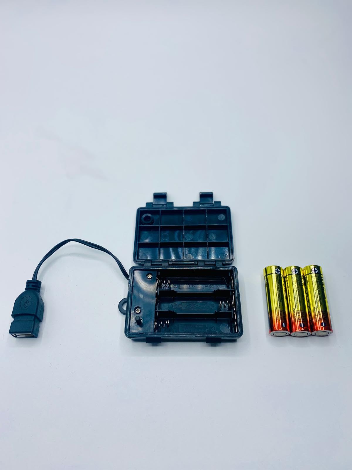 BELI-BECO 5430 y 63Sch en el set – Caja de pilas para 3 pilas AA con tapa de batería – 4,5 V con 3 posibilidades de inserción para iluminación de