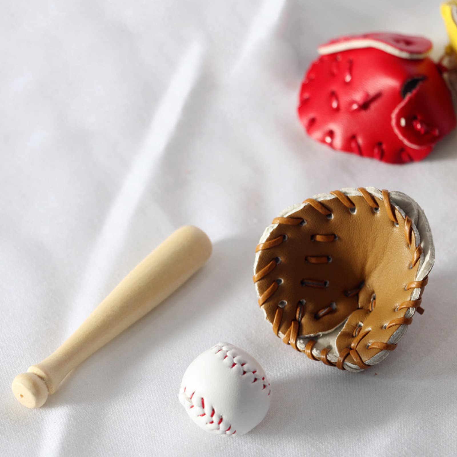 URTERYSER Softball, Lovely Sports Baseball Bat and Ball Set Unisex Newborn Baby Photography Props, 15.00 * 10.00 * 2.00CM, Yellow