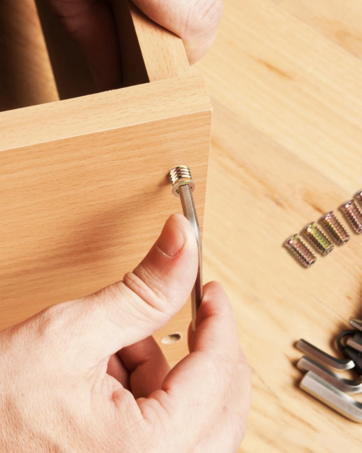 20 dadi filettati M8 (8 mm) x 20 mm per legno, dadi esagonali a bussola M8 flangiati M8, dadi esagonali in acciaio al carbonio zincato, per mobili in legno