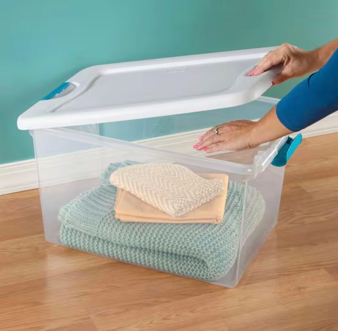 64 Quart Latching Storage Box CB04044