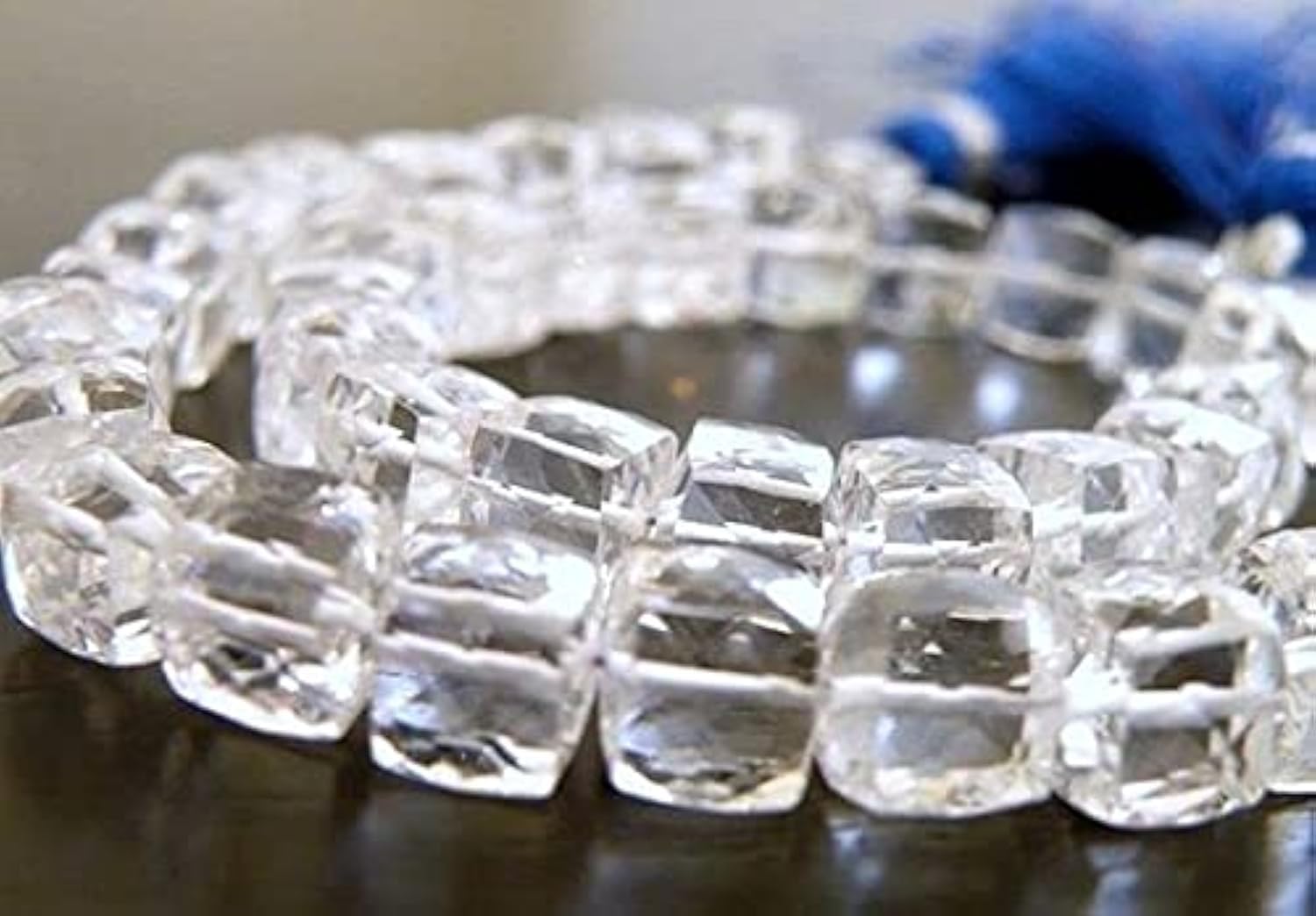 Quartz cristal de roche cubes pour bijoux d'été et accessoires d'élégance quotidienne