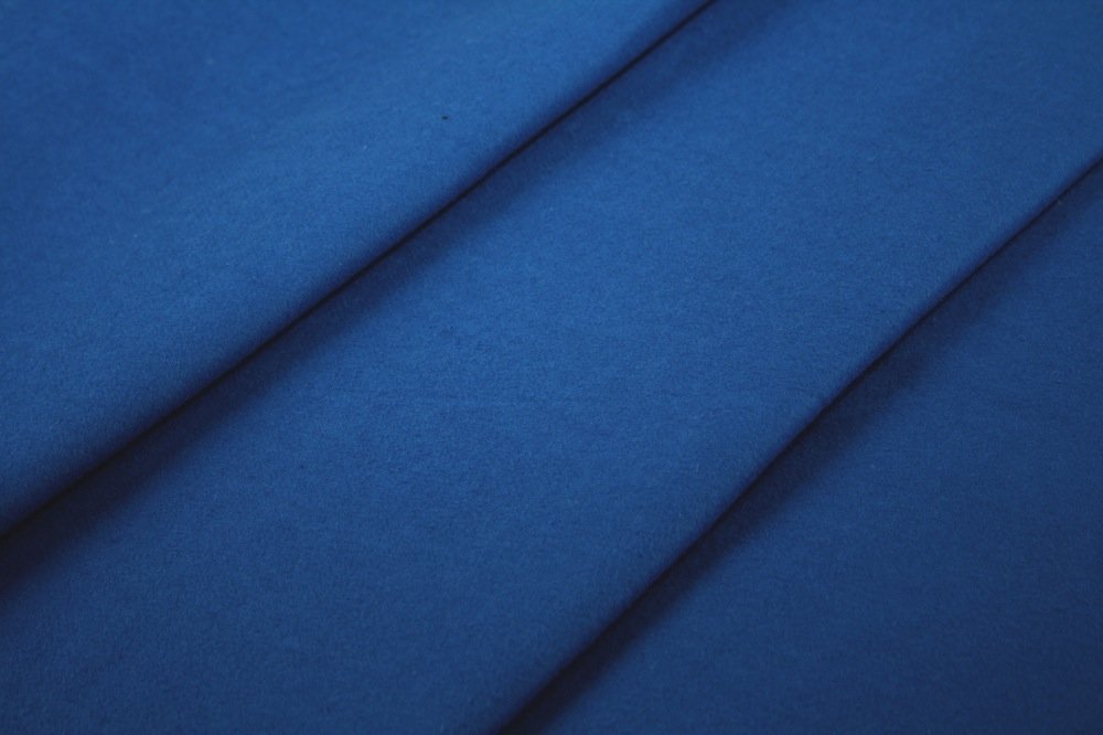 Bühnenmolton Blau/Carpetblue, Ballen 300 cm 30 lfm Akustikstoff, Bühnenstoff, Molton Ballenware