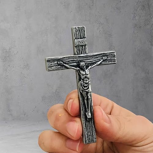 Crucifixo Cruz de Mão Metal Prateado Pequeno 9 cm
