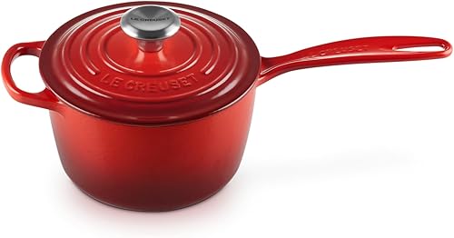 Le Creuset Cacerola Signature de hierro fundido esmaltado, 1.75 cuartos de galón, Cerise