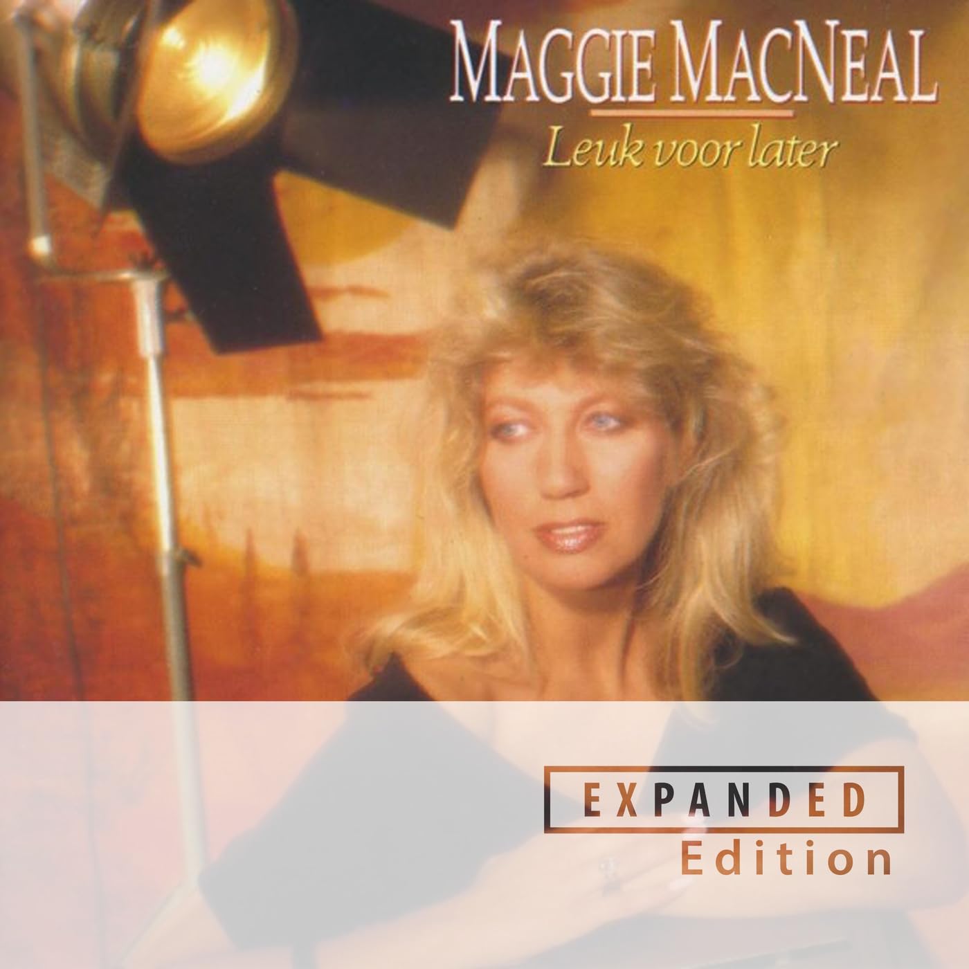 Maggie MacNeal
