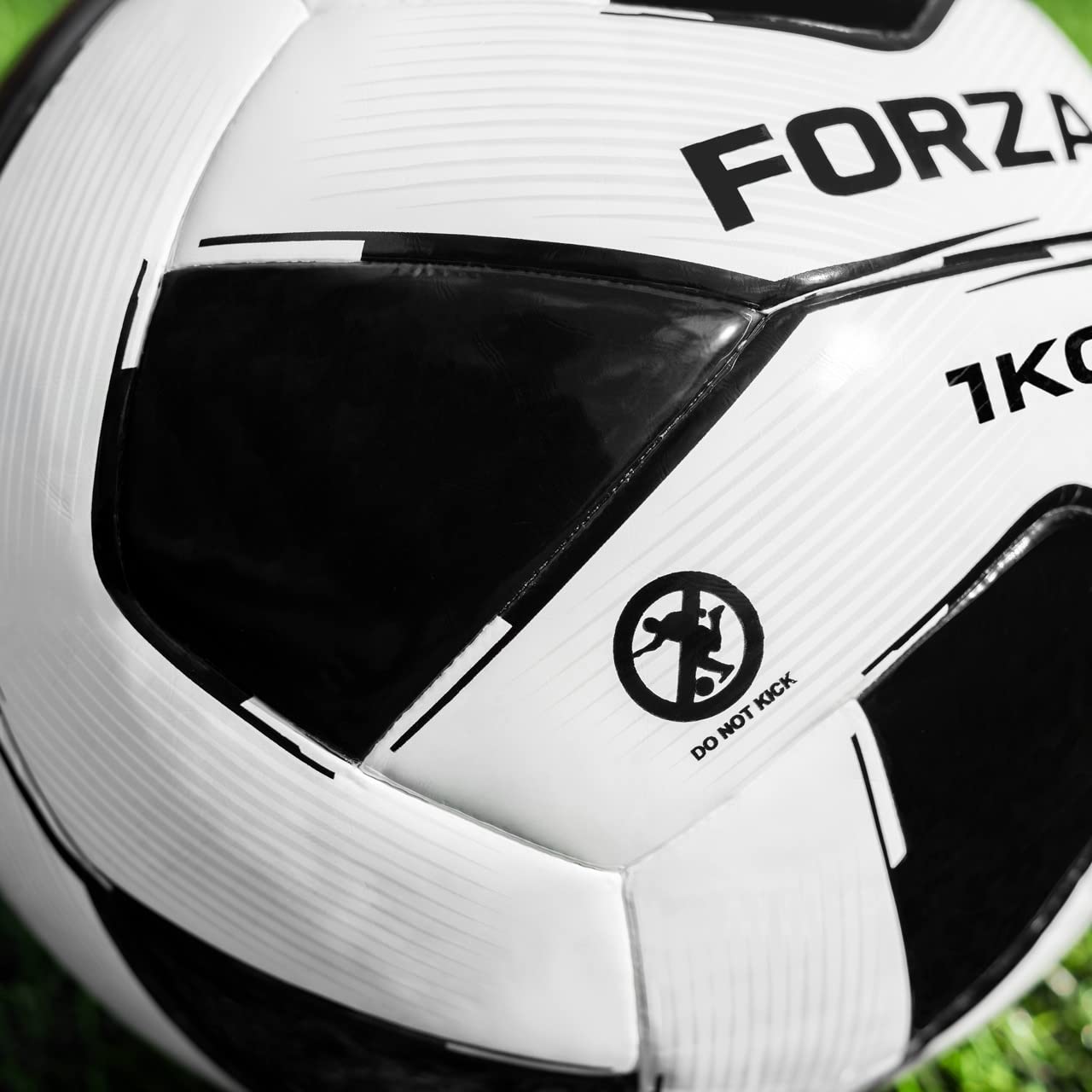 FORZA Pallone Calcio Pesante - Palloni Pesanti Da 600g/1kg [Pacchi Da 1, 3 & 8] | Palla Da Calcio Per Allenamento Portiere | Pallone Allenamento Calcio | Attrezzature Professionali