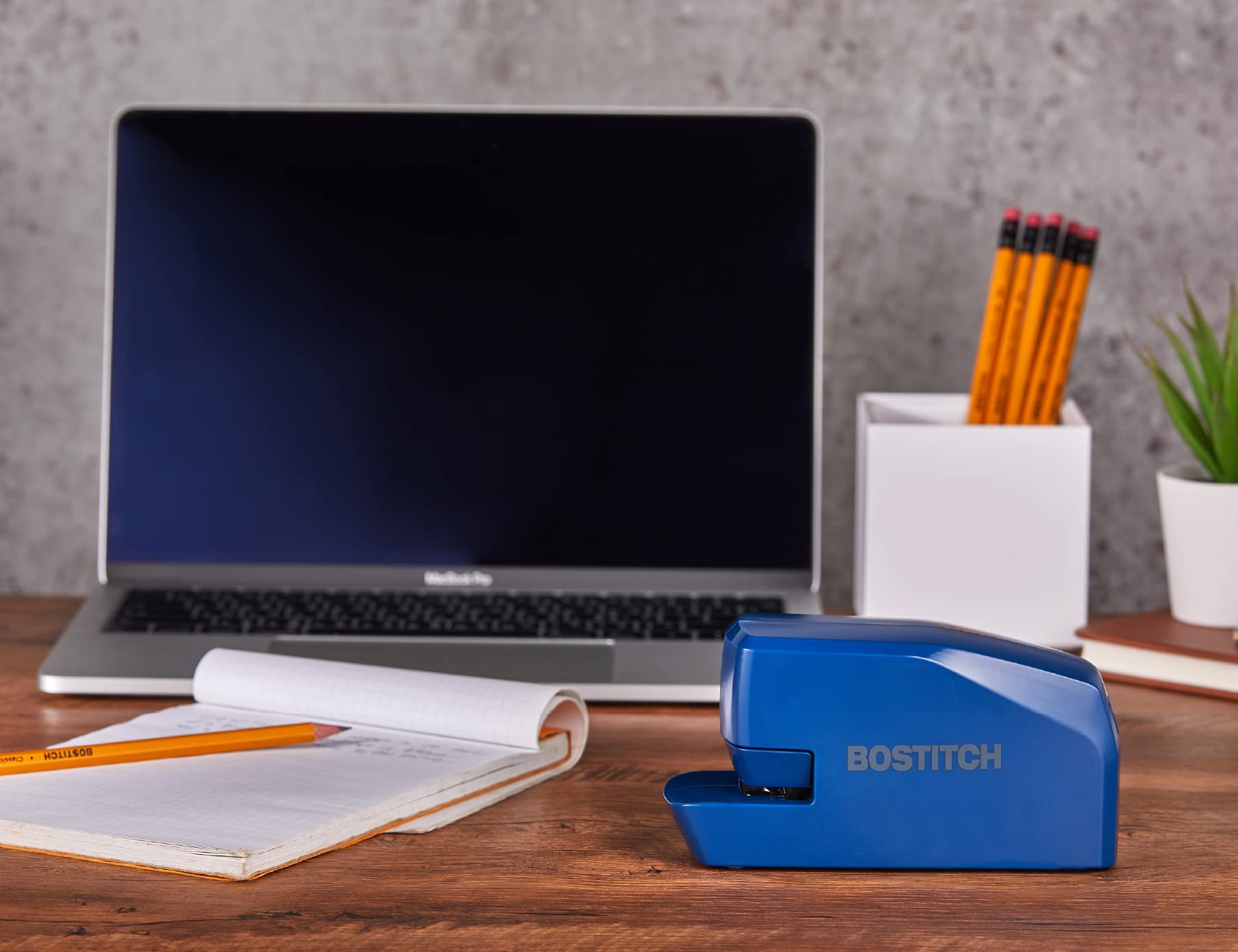 Bostitch Grapadora eléctrica portátil de oficina, 20 hojas, CA o batería, incluye 1250 grapas, azul