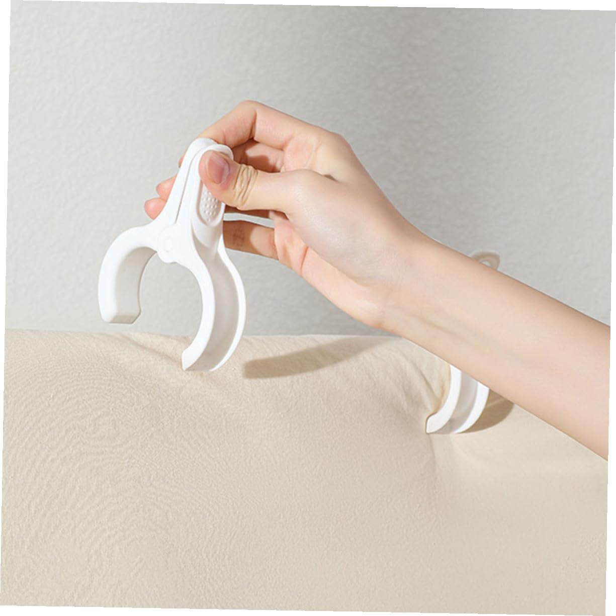 NUOBESTY 24pezzi Mollette Antivento in Plastica Pp Spesso Mollette per Teli da Spiaggia per Trapunte e Asciugamani Forte Forza di Serraggio e Design Antiscivolo