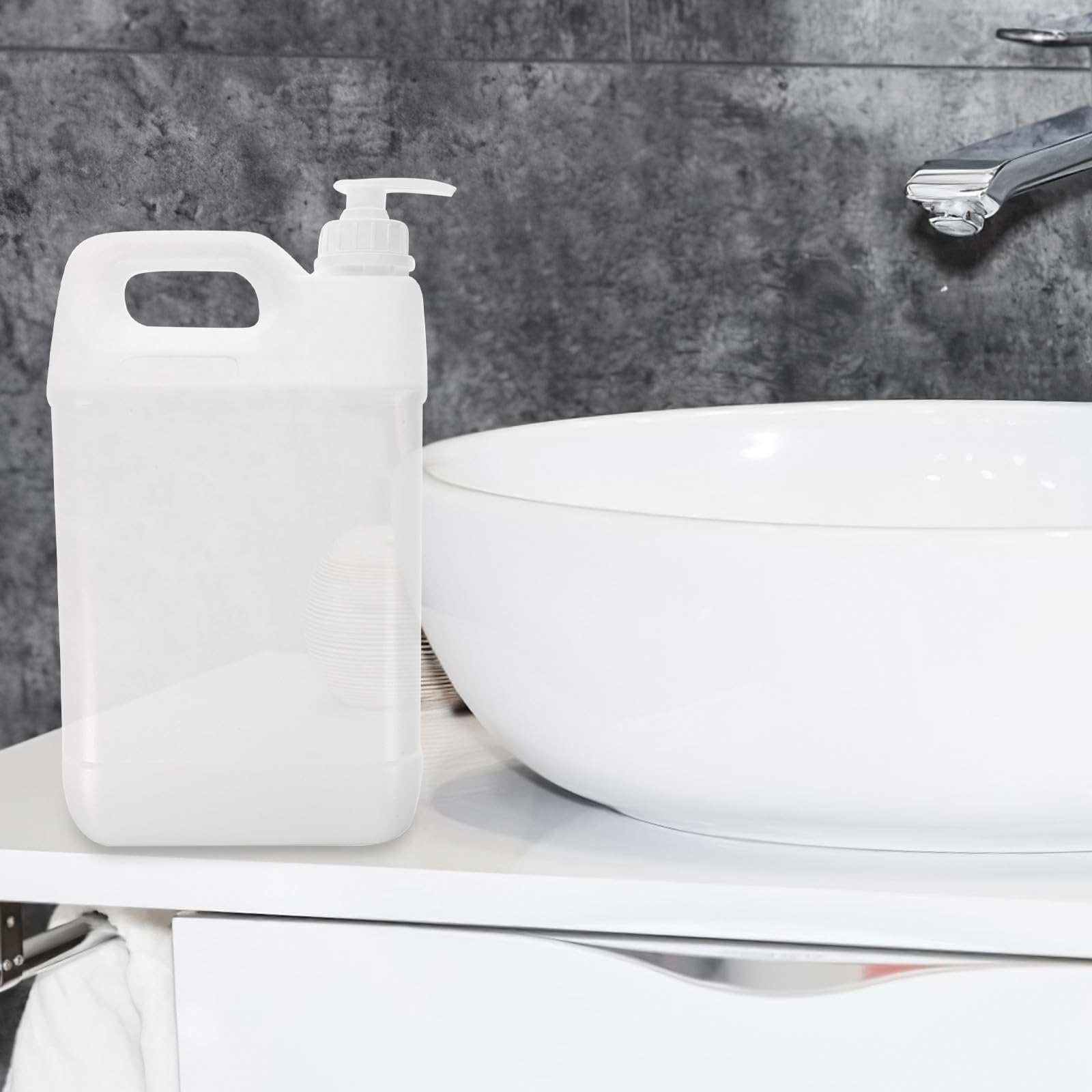Dispenser Pompa da 5l per Sapone e Lozioni, Flacone Ricaricabile Bianco Tubo, Contenitore Erogatore per Cosmetici e Bagno, Apertura Ampia per Uso Domestico e Professionale