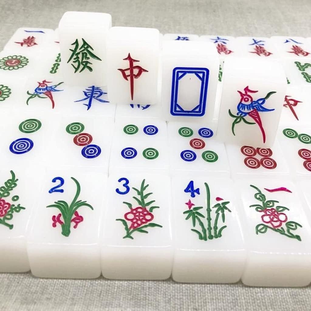 Chiński mahjong Zestaw do gry w Mahjong w Chinach, zawierający 144 kostki do gry i 4 kostki. Kompletny zestaw do gry w Mahjong (pudełko plastikowe 39) Interaktywna gra rozrywkowa dla wielu gra