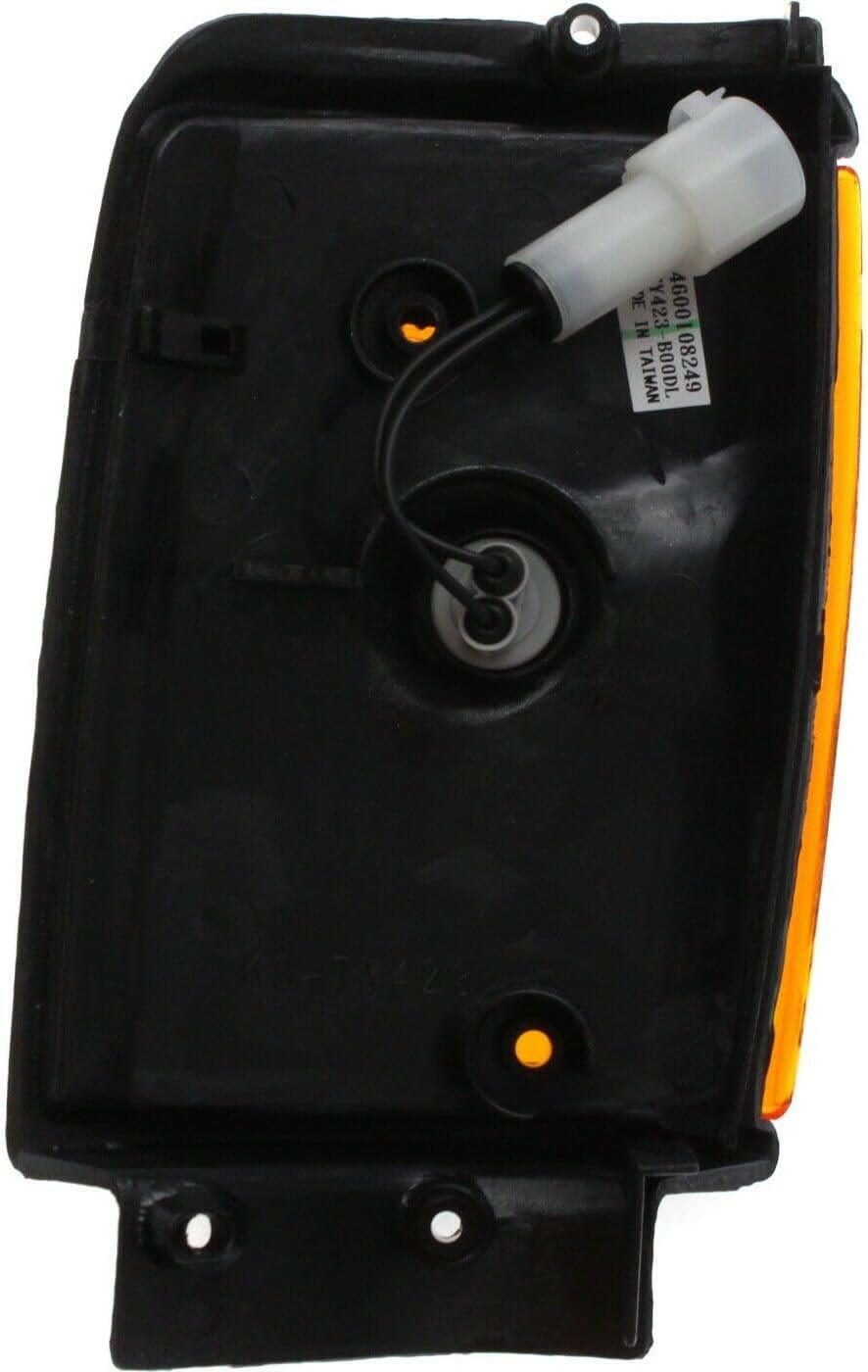 Signal Light Driver Side Plastic Lens Amber Lens Corner Light W/Black Trim W/Bulb 8162089143 14903596 TO2520158