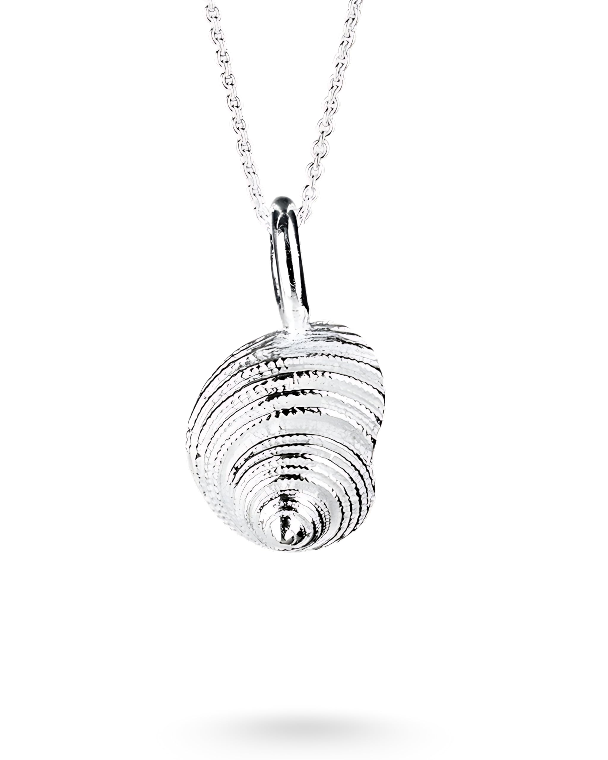 Heartbreaker "Sealife" Muschel-Anhänger klein I Edler Muschelanhänger aus 925 Sterling Silber I Nickelfreier Kettenanhänger in Goldschmiedequalität I Hochwertiger Anhänger für Damen I LD SL 39