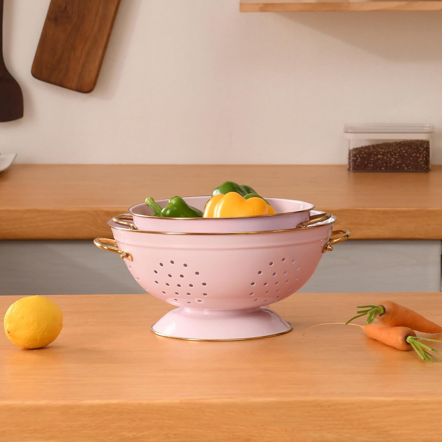 Ensemble de Passoire en Métal - 23cm et 28cm, Passoire Cuisine avec Poignée et Base pour Pâtes, Fruits et Légumes, Lavable au Lave-vaisselle (Rose)