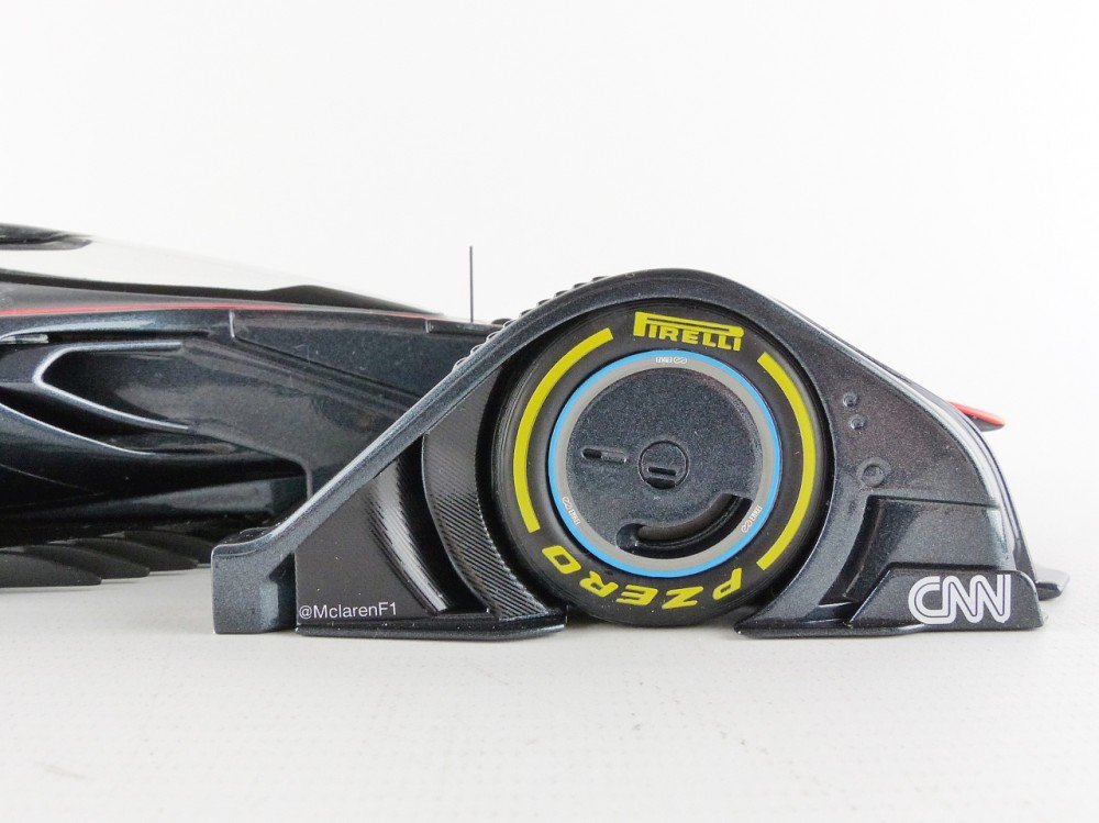 Spark 18s215 – Mclaren mp4-x – 2015 – Black/Red – Echelle 1: 18 