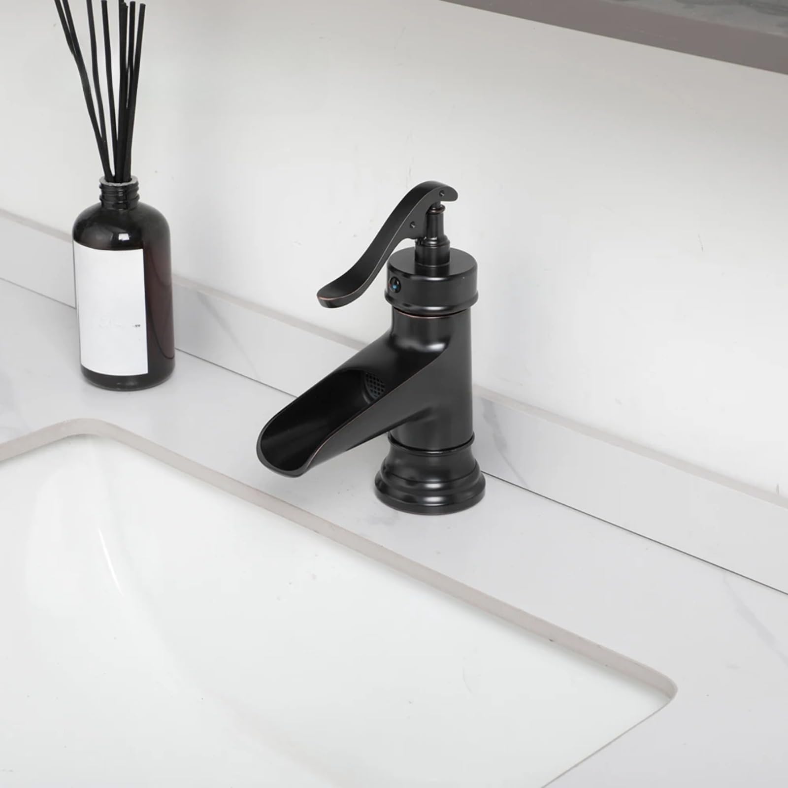 Robinet cascade de salle de bain mitigeur eau chaude et froide en laiton orb