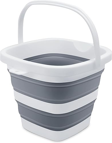 Miniatura 17 de Paquete de 2 cubos plegables pequeños, 1.4 galones/5 litros sin BPA, cubos de agua plegables para lavado de autos, campamento, playa, juego de Gris