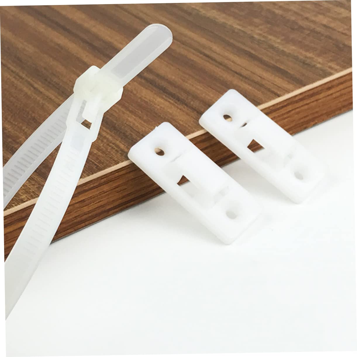 UPKOCH 100 Set Per Mobili Staffe Per Mobili Cinghie Per Mobili Di Sicurezza Per Bambini Cinghie Di Sicurezza Per Libreria Cinghie Da Parete Per Mobili Cinghie Del Comò Bianca