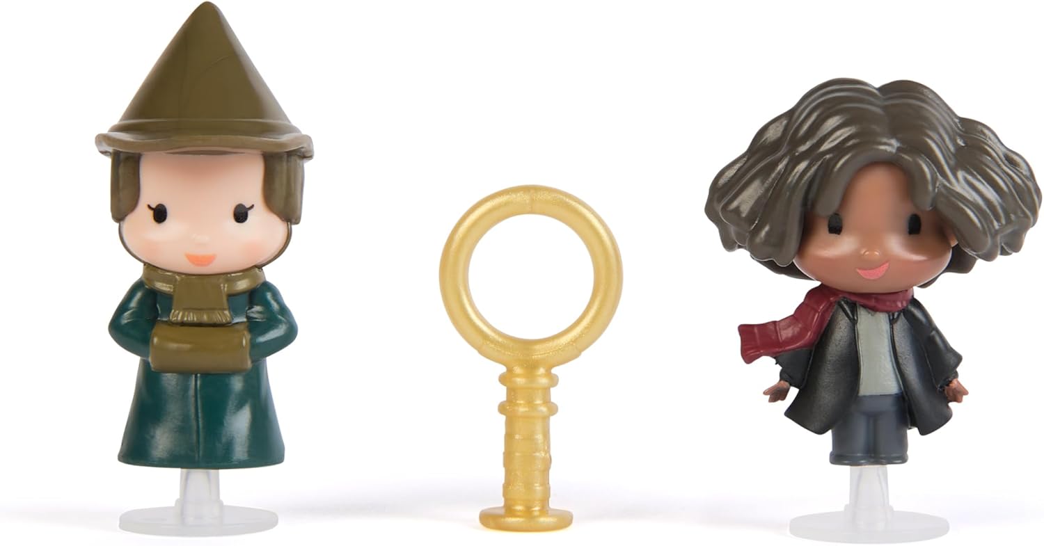 Harry Potter Micro Magical Moments, Quidditch Surprise Set with 2 Figures (Approx. 3.8 cm Tall) and Accessories, Toy for Children from 6 Years, Fan Item (Assorted)