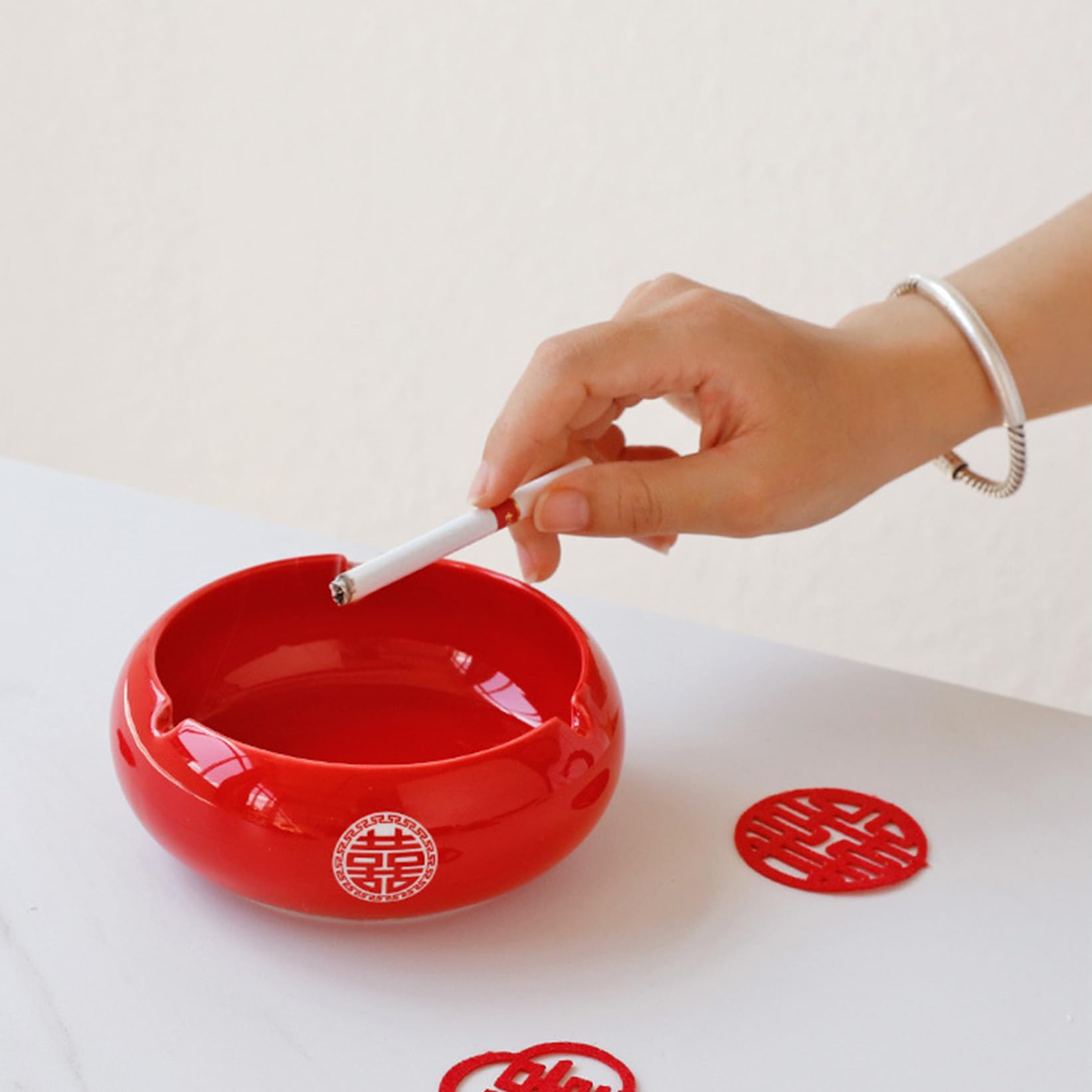 Amazon.co.jp: 結婚式のための赤いセラミック灰皿、防水性、屋内または