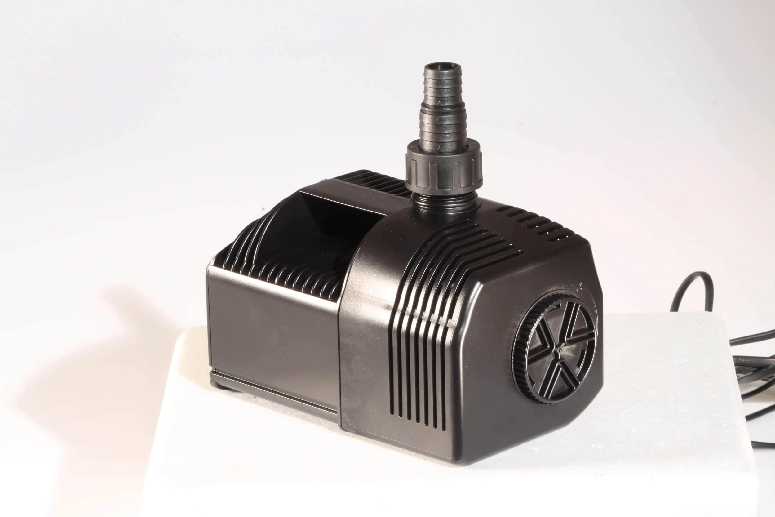 SicceSyncra Pro 5500 - designed for fresh and saltwater use | a product of the USA | 1500 GPH