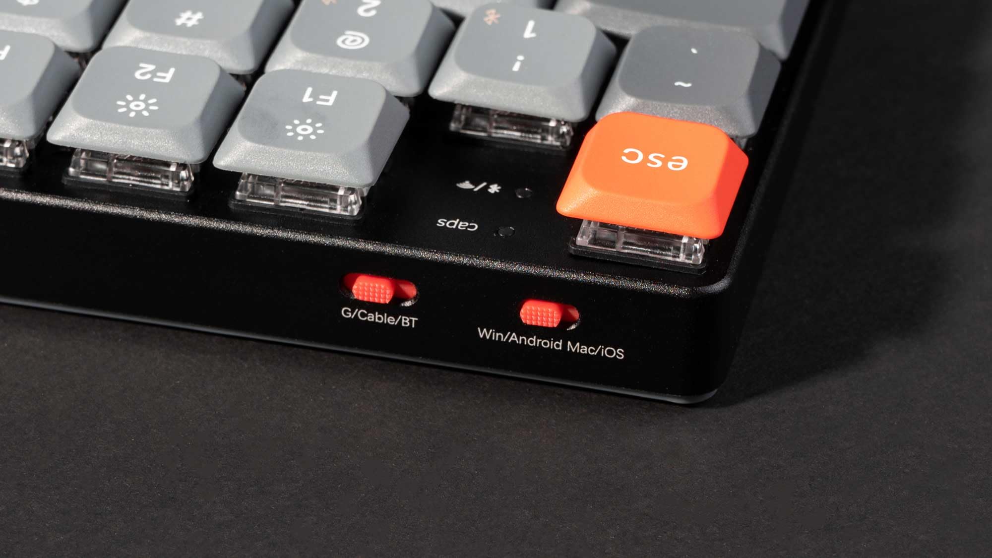 Keychron K5 Max Tastiera Meccanica Wireless – Layout Italiano QWERTY, Tripla Connessione (Bluetooth/2.4GHz/USB-C), Hot-Swappable, Compatibile con Mac/Windows/Linux - Switch Low-Profile Gateron Brown