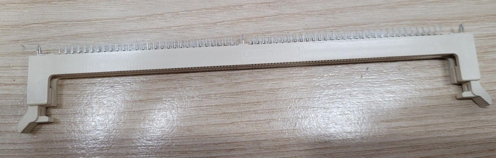 (1 PC) AT24017-83V-4F fits FOXCONN