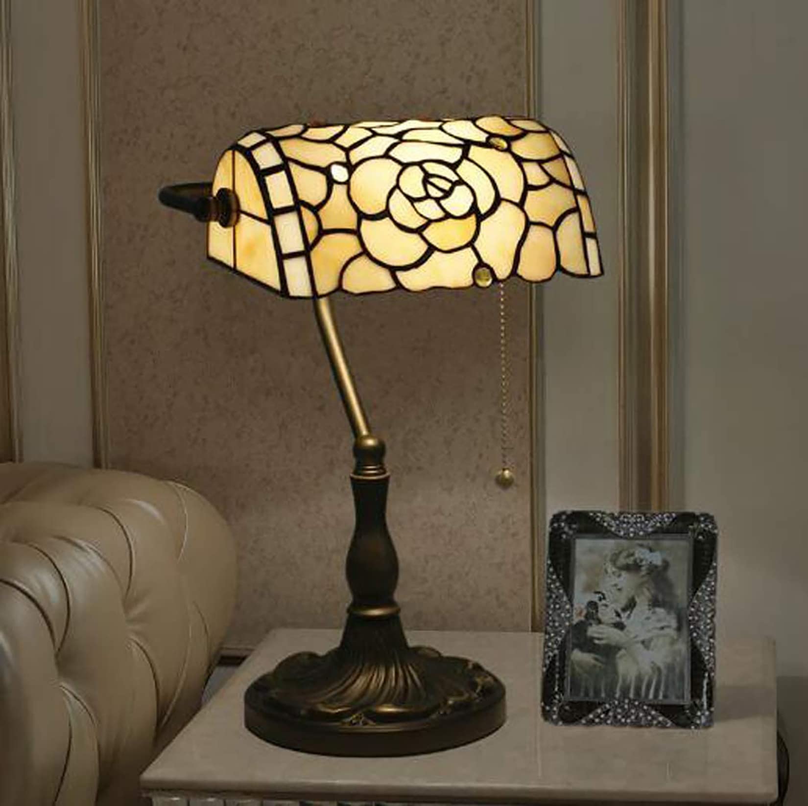 BOTOWI Tiffany Style Tischlampe Vintage Rose Buntglas Tischleuchte Wird Ihrem Zuhause Mit Sicherheit Eleganz Und Kreativität Verleihen. Es Ist EIN Tolles Geschenk Für Liebhaber, Freundinnen