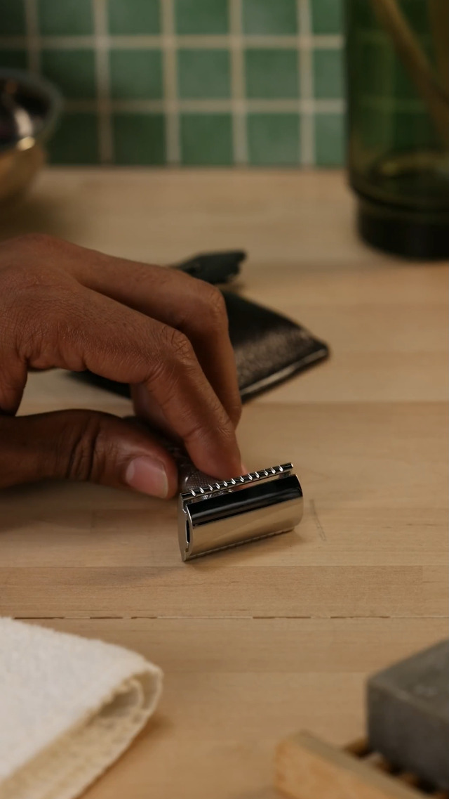 Amazon.com: Parker A1R TRAVEL SAFETY RAZOR - Compact 4-Piece