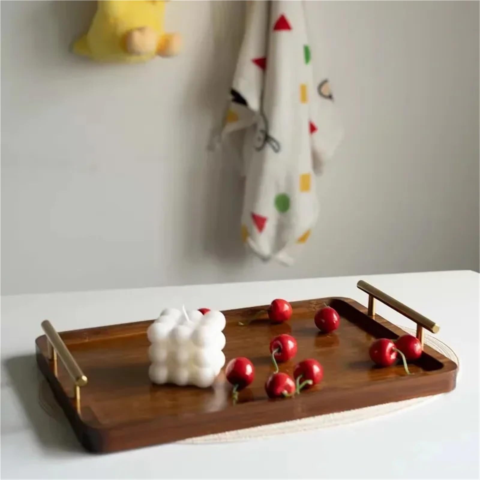 Bandeja Rectangular de Madera con asa de Metal Dorado para Servir Agua, Frutas, Comida y artículos Diversos (36 x 25 x 5 cm)