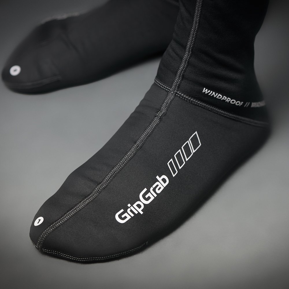 GripGrab Unisex Balaclava Sturmhauben Masken, Schwarz, 57-60 EU & Unisex Cykelsokker vindtætte sokker Fahrradsocken, Schwarz, L (42/43) EU