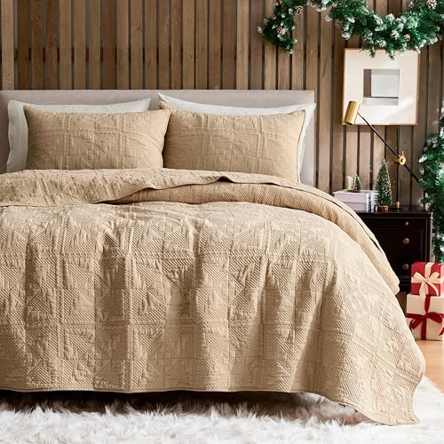 WDCOZY Beige Christmas Quilt Queen Size, 100% Cotton Lightweight Reversible Bedding Set with 2 Pillow Sham, Xmas Tree Block Pattern Farmhouse Bedspread Coverlet Holiday Thin Comforter All Season