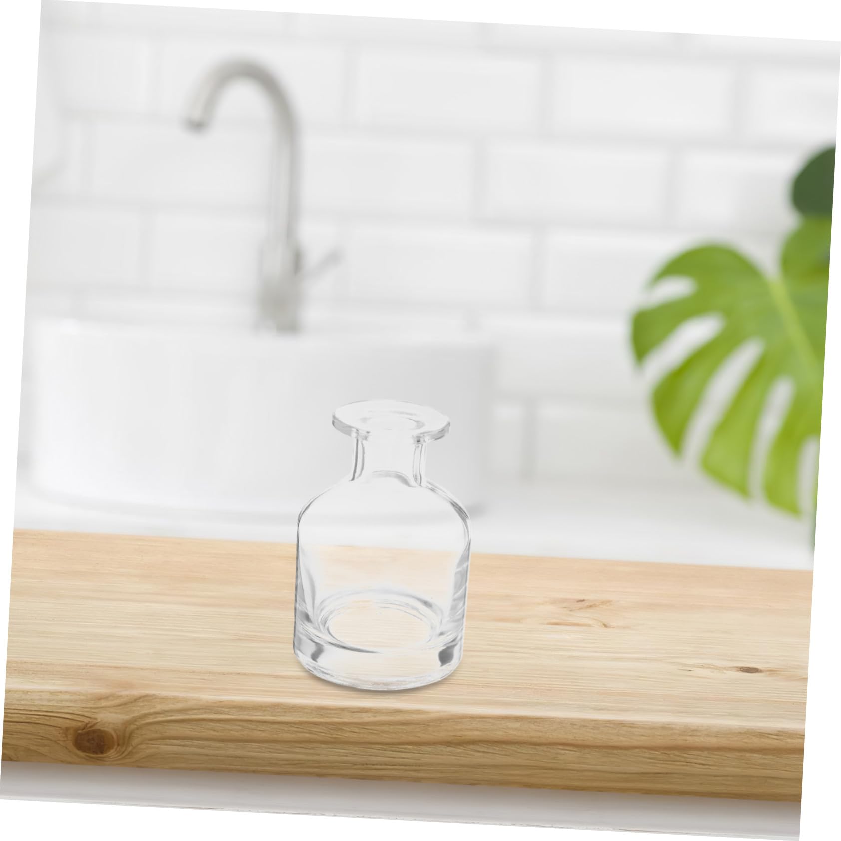 4 Stck. Glas Diffusor Flaschen Leere Nachfüllbare Aromatherapie Raumduft Behälter aus Robustem Glas mit Gleichmäßiger Duftverteilung und Einfacher Reinigung für Zuhause und Büro
