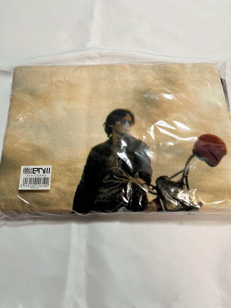 新品　稲葉浩志　enIII　フォトバスタオル Amazon.co.jp: 稲葉浩志en3 フォトバスタオル : ホーム＆キッチン