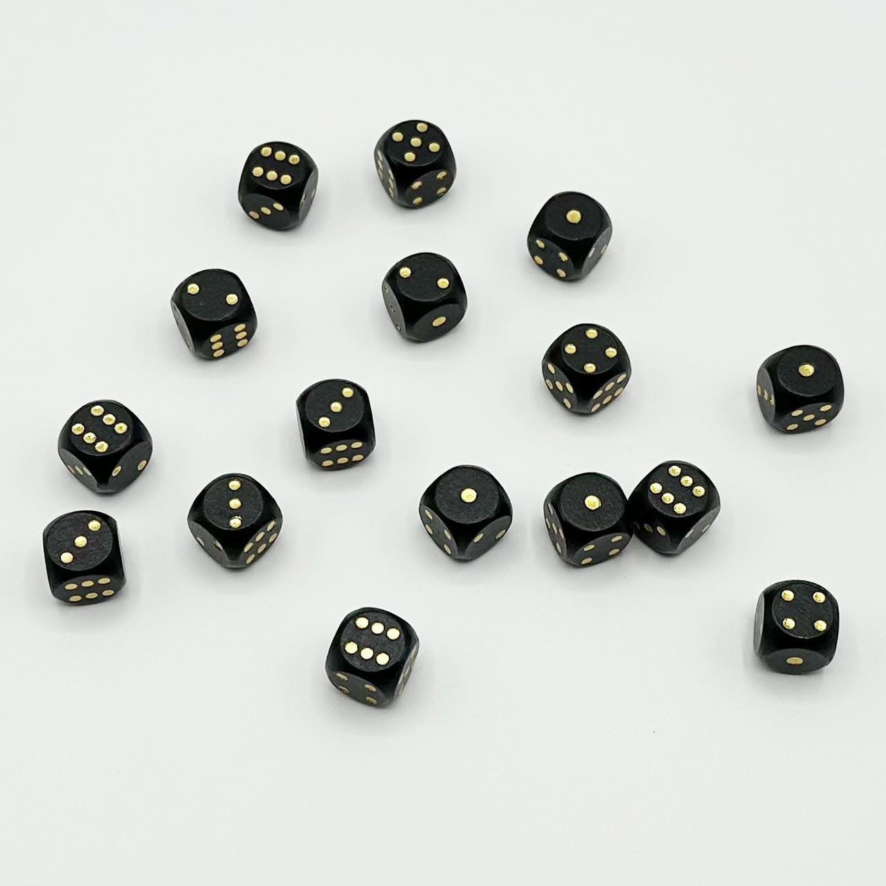 Amazon | CRAFT CROWN ブラックダイス 金文字 16個入り 13mm 軽量