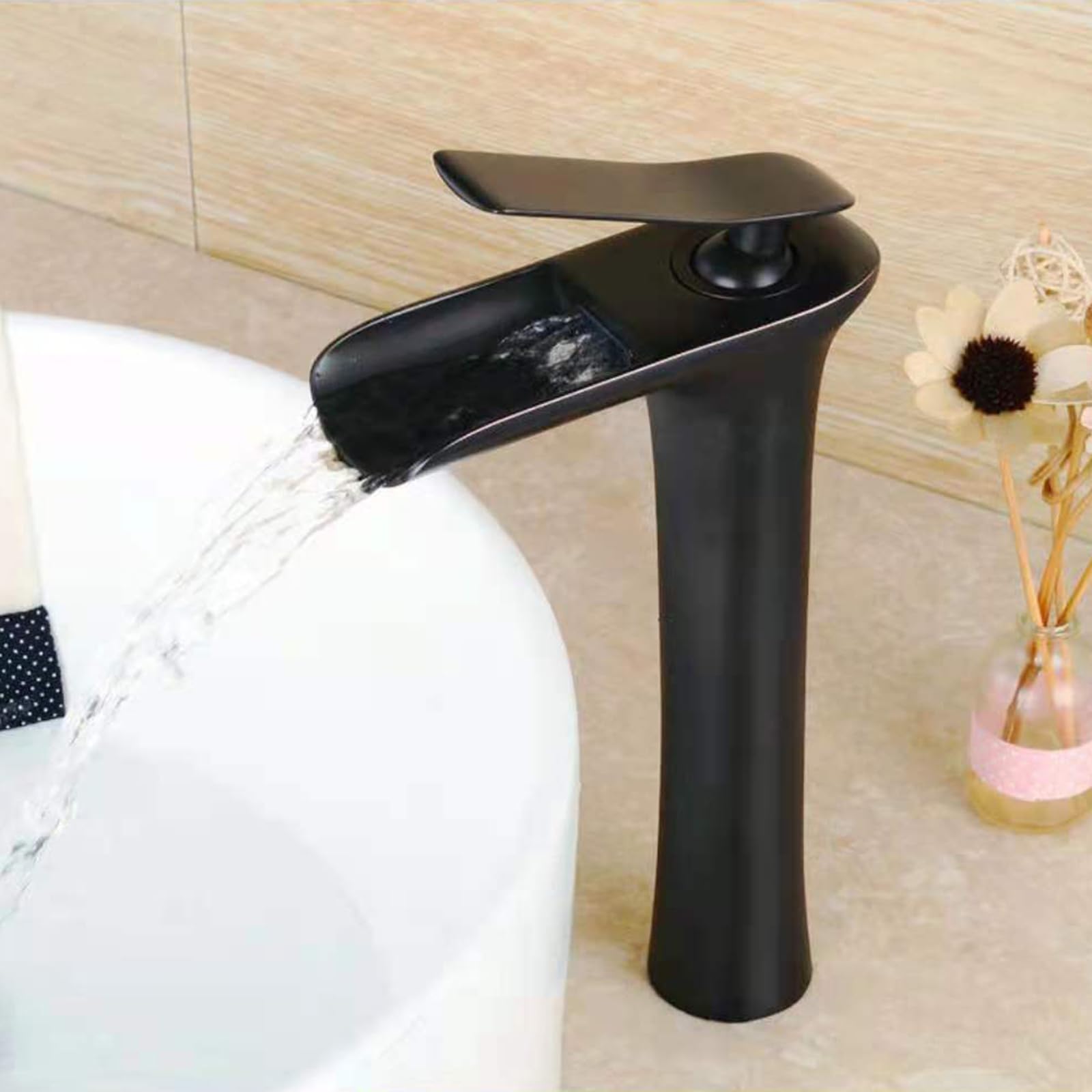 HCFYAUIS Modern Bathroom Faucet Single Hole Lavatory Mixer High Arc Waterfall Sink Tap Chic Basin Mixer for Elegant Bathroom Decor & Easy to Install