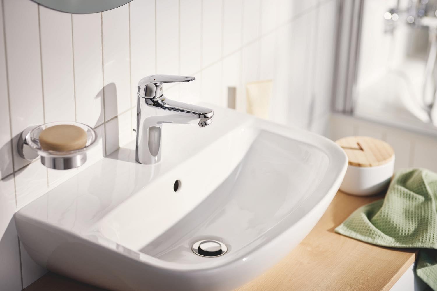 GROHE Swift Mitigeur Monocommande Lavabo, Economie d'Eau, Taille S, Tirette et Vidage, Installation Facile, Chromé, 24316001