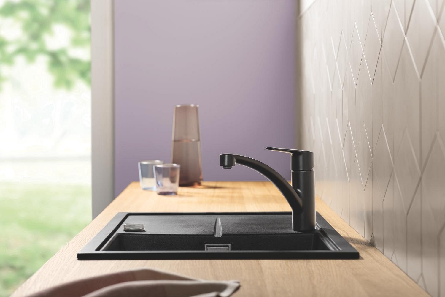 GROHE Kitchen Faucet with Starter Flat Spout (140° Swivel Kitchen Faucet, Water Saving Thanks to Variable Quantity Limit, Toolless Sink Mount), Black, 324412432