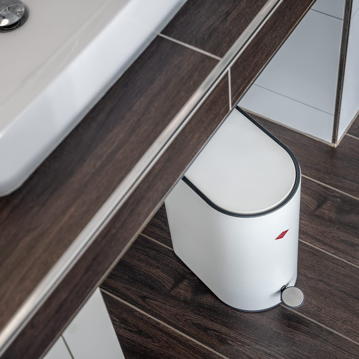 Wesco Step Boy kosz na śmieci z powlekanej proszkowo wysokiej jakości blachy stalowej w kolorze czarnym matowym, pojemność 9 l – z podnóżkiem