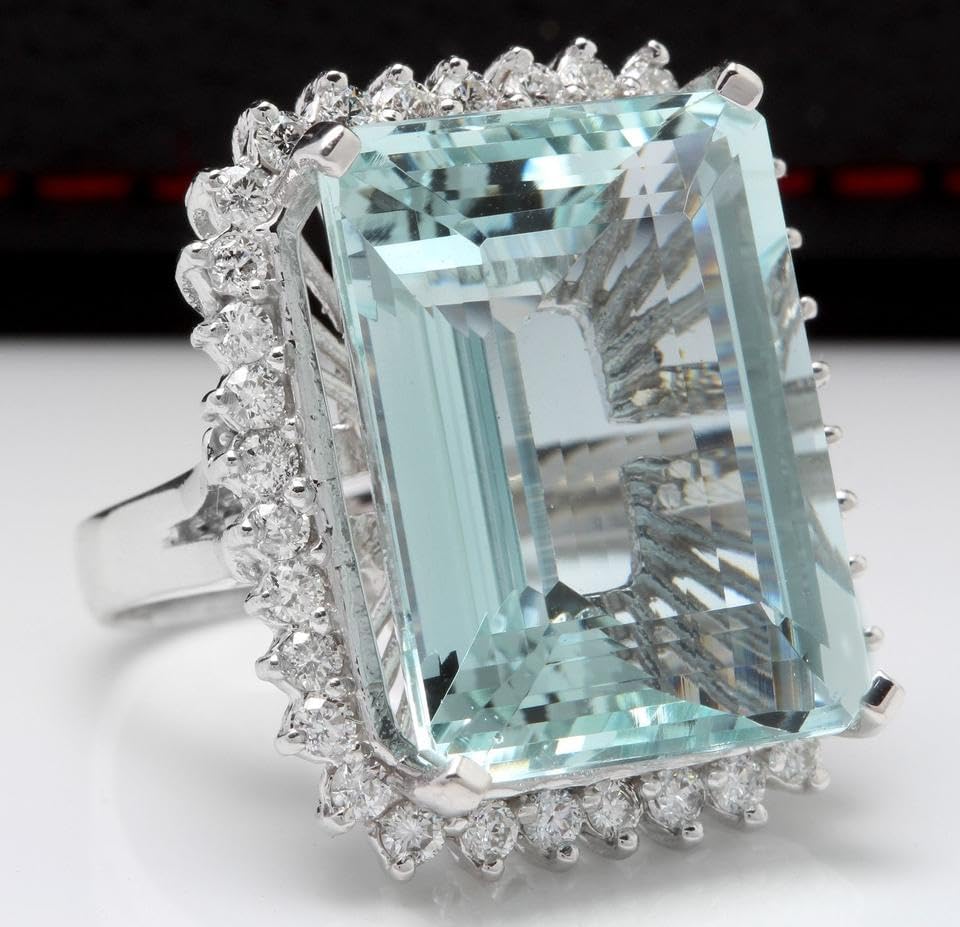 32.00 Carats Natural Aquamarine and Diamond 14K Solid White Gold Ring