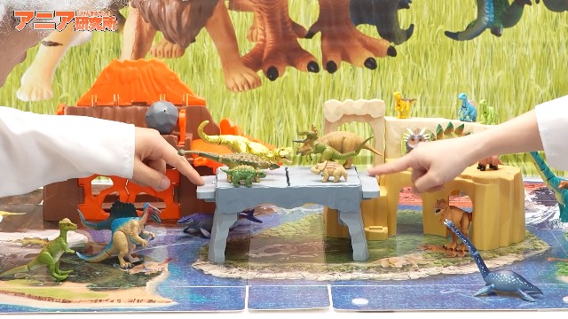 【新着商品】タカラトミー アニア パッとおかたづけ! 恐竜大乱闘ワールド 動物 アニア パッとおかたづけ!恐竜大乱闘ワールド｜アニア アニマル
