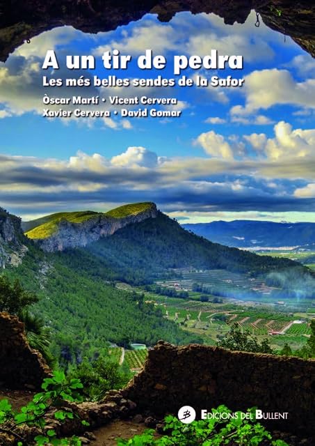 Portada de A un tir de pedra. Les més belles sendes de la Safor