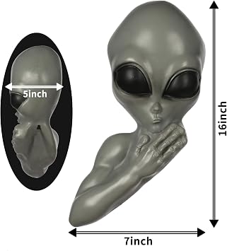Alien Tree Peeker Outdoor Decoration