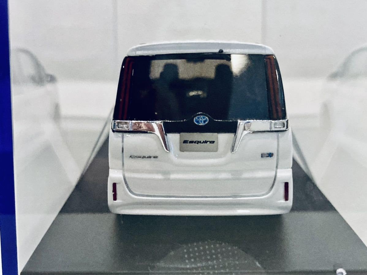 ハイストーリー エスクァイア ホワイトパール ミニカー 1/43 ミニカー