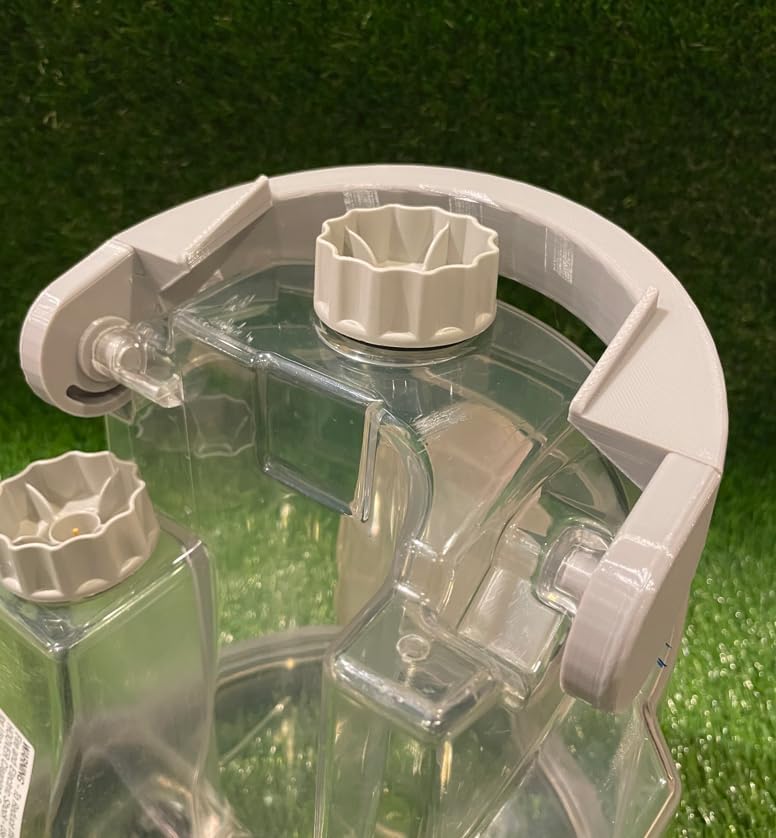 Close-up of the handle's attachment point on the Hoover water tank