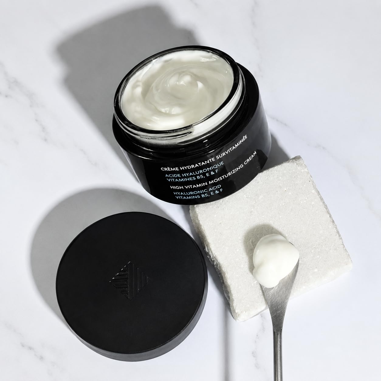 Academie Derm Acte Creme Hydratante Vitaminee, 50 ml | Feuchtigkeitscreme Gesicht mit 3 Hyaluronsäuren und Vitaminen für hydratisierte, glatte und strahlende Haut.
