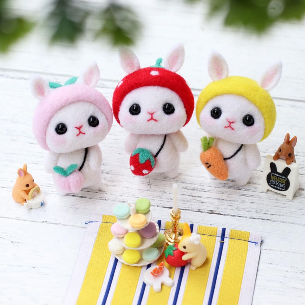 り 羊毛フェルト うさぎ 全身 フレーム ハンドメイド 羊毛フェルトブローチ ウサギ ブラウン（つりズボン・茶