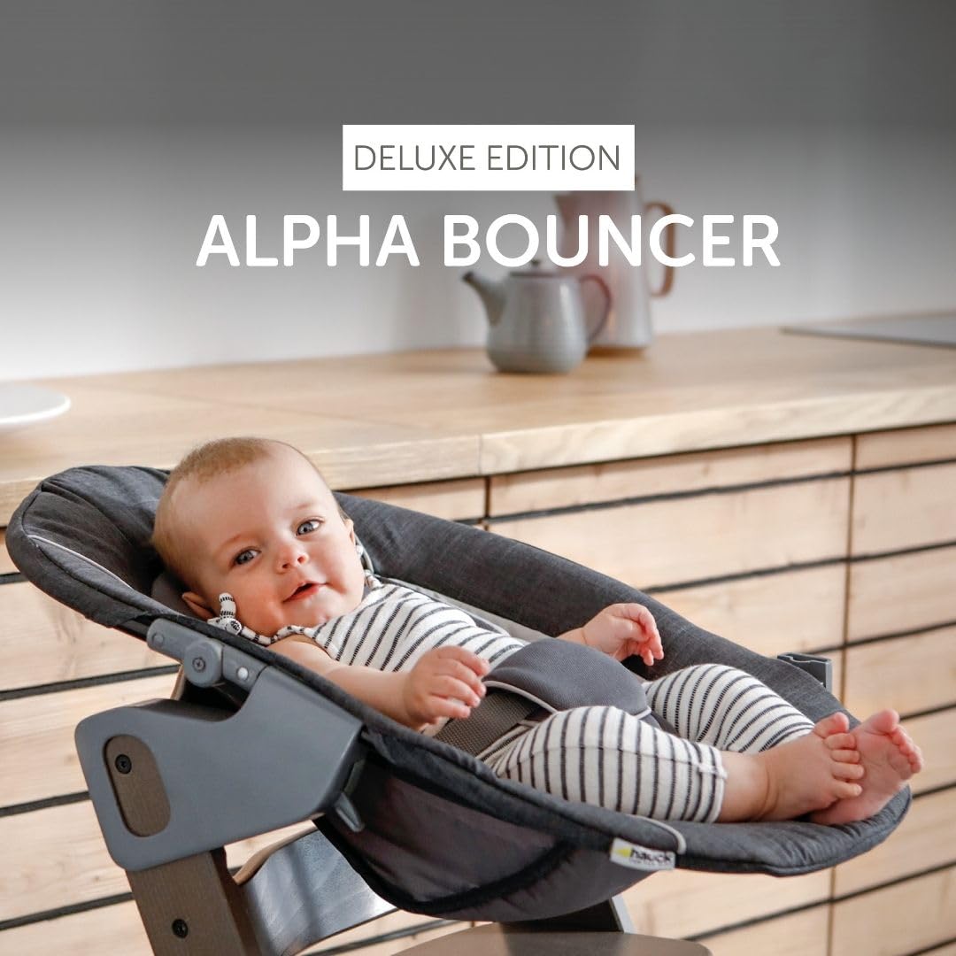 hauck Chaise Haute Bébé Beta+ avec Siège Nouveau-né Deluxe - Dark Grey | Chaise haute évolutive en bois, de la naissance à 90 kg, inclus assise avec arche éveil bébé, roues, plateau repas, coussin