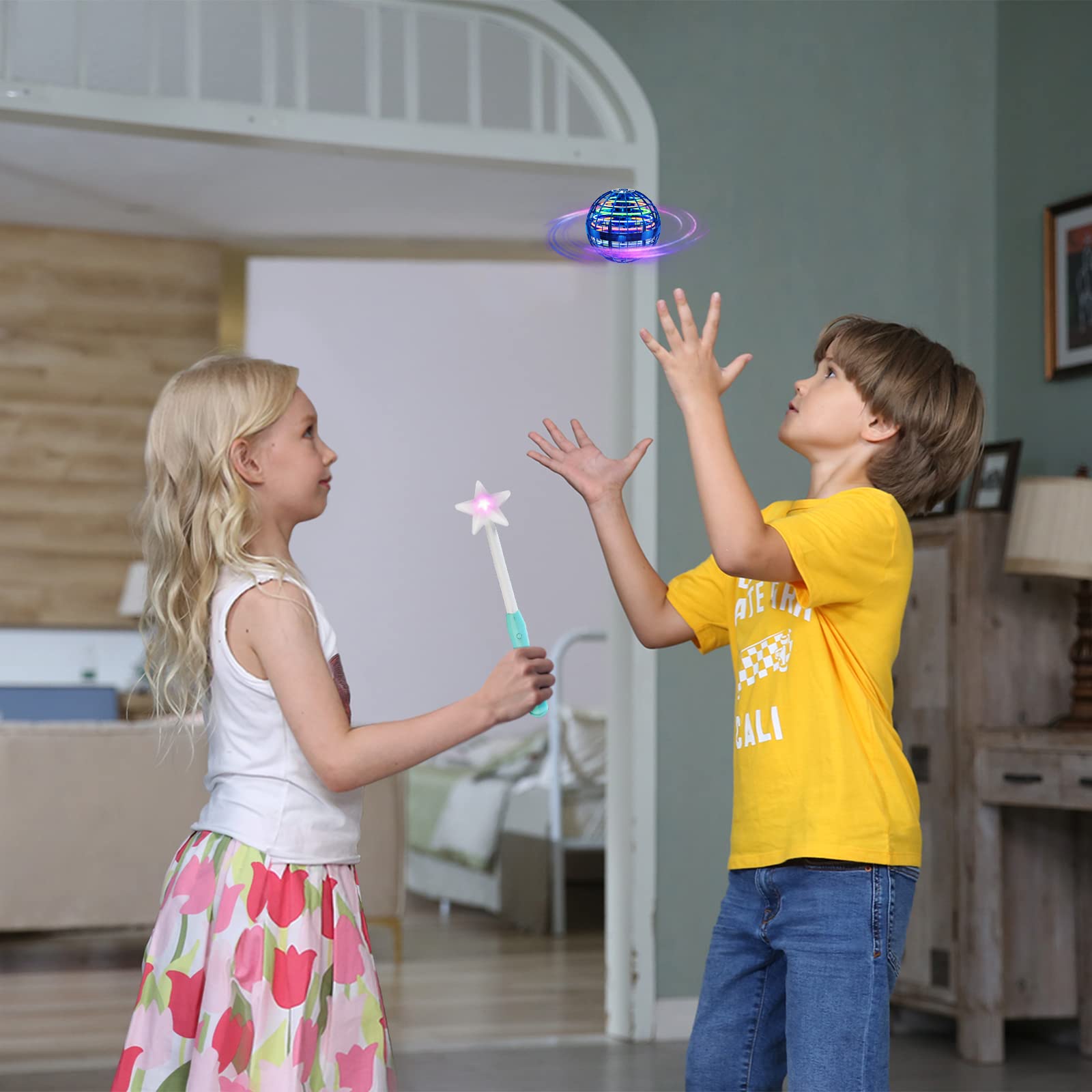 Ivtivfu Juguetes voladores Que traen la Magia a la Realidad al Aire Libre Cosas Frescas Juguetes Flying Orb Ball Spinner Spinner Drones Ball Boomerang (Green)