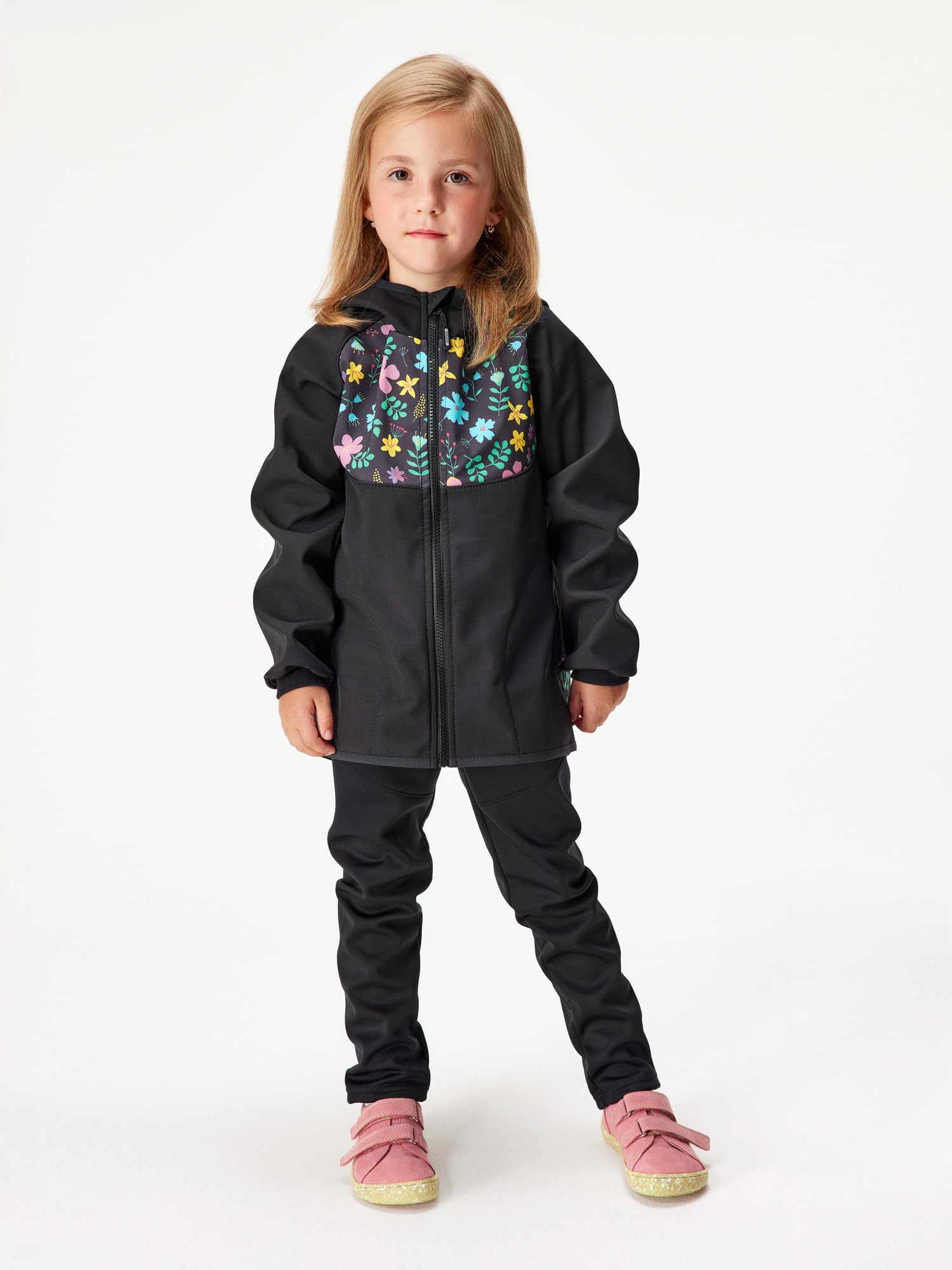 Kinder Softshelljacke mit Fleecefutter und Kapuze, wasserabweisende und winddichte Outdoor Full-Zip Funktionsjacke, atmungsaktive Kinderjacke BASIC, Schwarz, Blumen